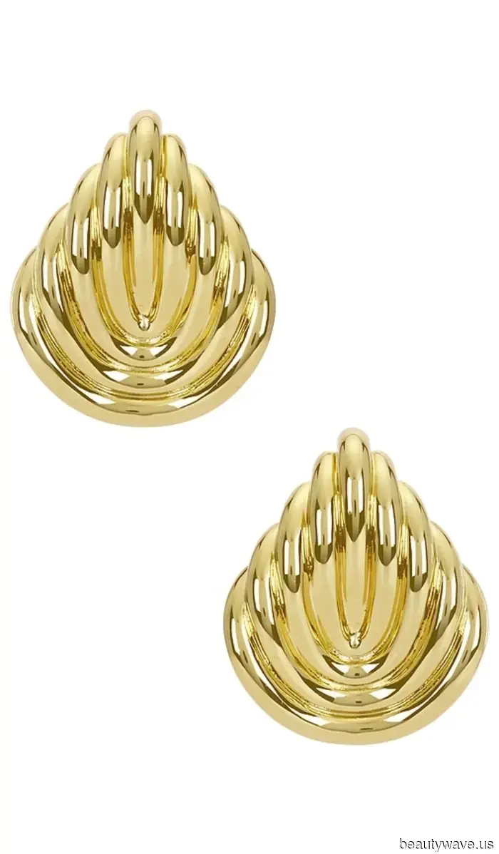 The 2025 Vacation Collection: All the Stylish Trends and Brands to Include in Your Luggage