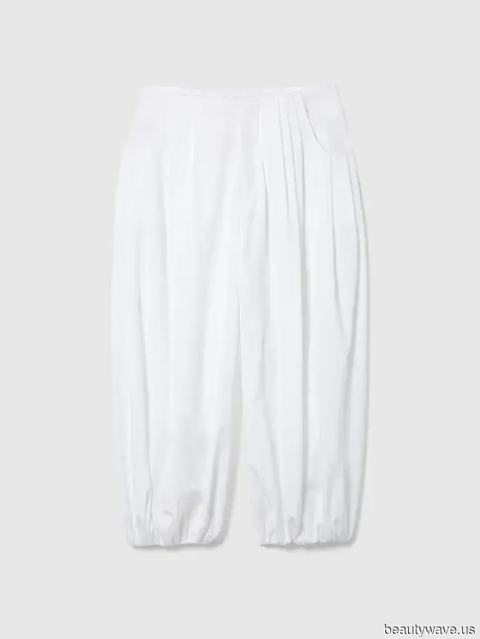 Apologies, Capris—Trendsetting under-30s are sporting this summer's pant style with ballet flats and boots.