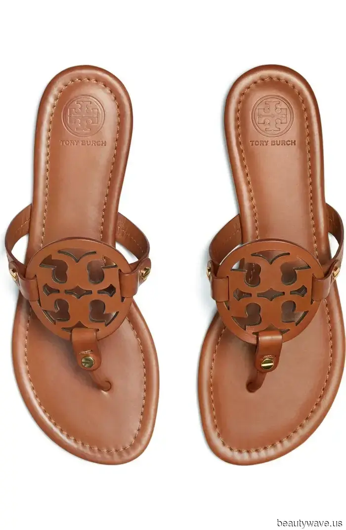 Black sandals are great, but in NYC, it’s common knowledge that this shoe color pairs more stylishly with white pants.