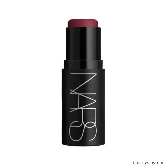 I Recently Consulted the Experts, and Here Are the 6 Fall Makeup Color Trends You Need to Be Aware Of.