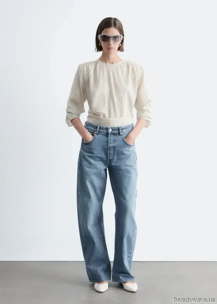 No, not flats: This spring 2026, it girls are currently pairing this shoe trend with jeans.