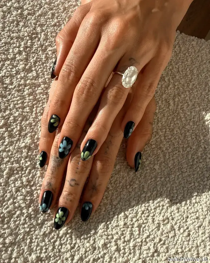 Experts Recommend: Don’t Miss These Luxurious, Trendy Shades for Your Nail Appointment This May.