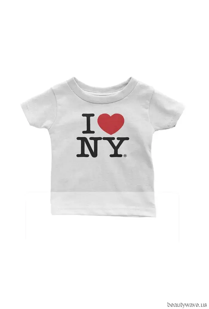 It Girls Concur: This Classic T-shirt Is the Trendy Alternative to the Everlasting Blouse