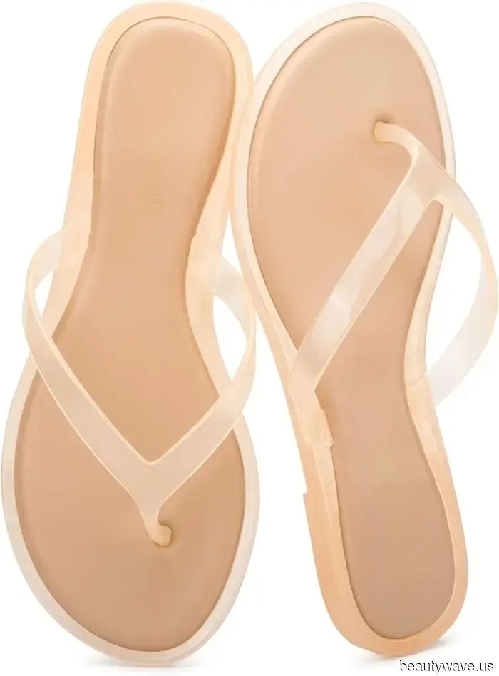 My fashionable mom is shopping on Amazon more frequently and asked for a list of trendy items—I enjoy these stylish discoveries.