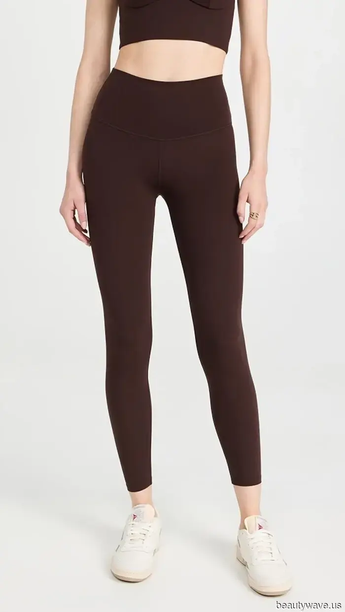It's Official: The Flat-Shoe Trend to Pair with the Most Popular Legging Color of Fall 2025.