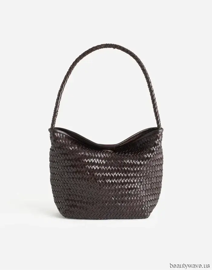 Meine NYC-Freunde sagen, mein Stil fühlt sich pariserisch an&mdash;das ist der mühelose Mantel, der meinen Outfits ein Je Ne Sais Quoi verleiht.