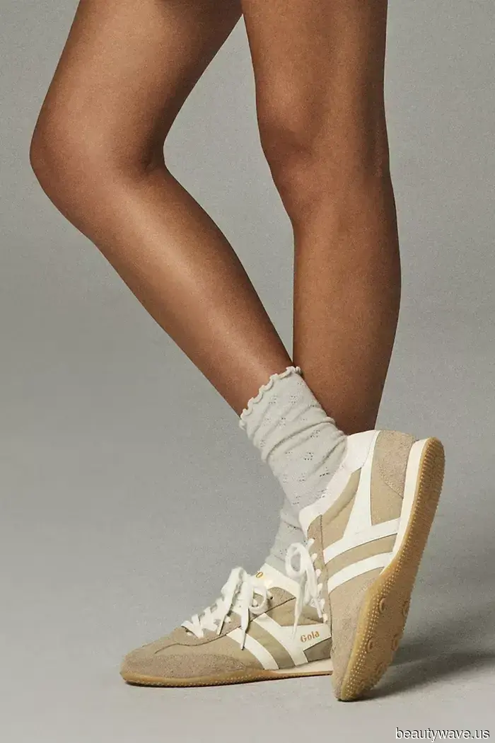 I agree with Meghan—cropped jeans look their finest when paired with this particular sneaker.