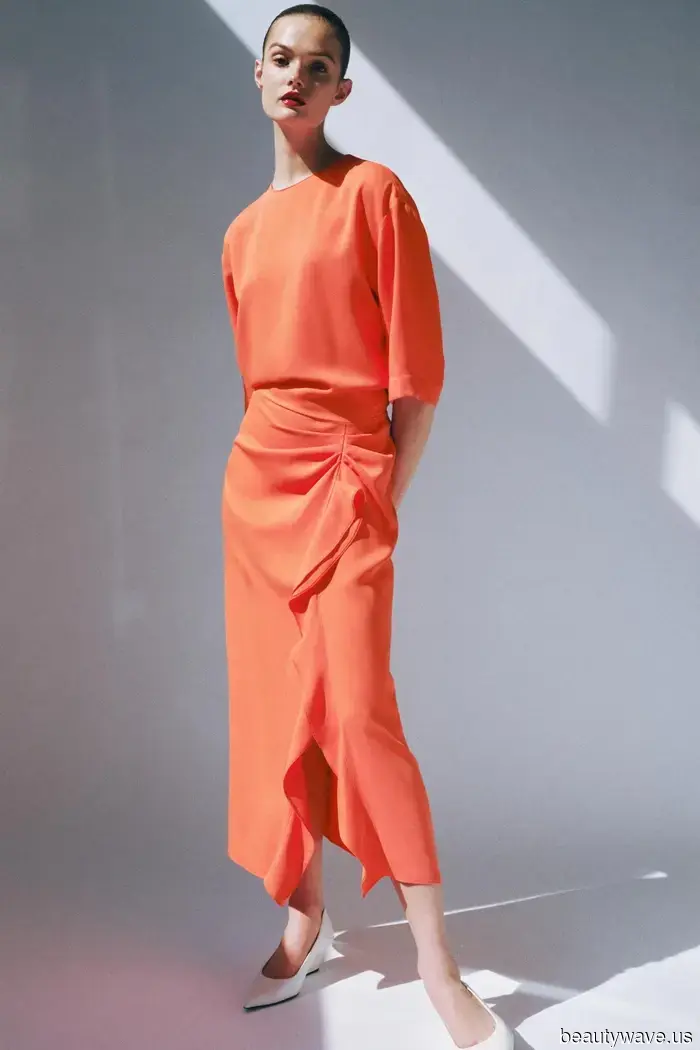 Il vestito da $1350 di Jennifer Aniston è così elegante, ma questi di Zara sono molto più economici.