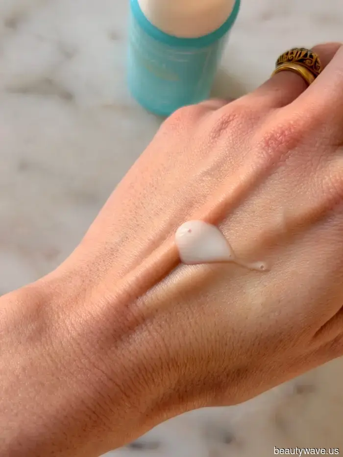 I’m an esthetician—here are the serums that truly give you wonderfully hydrated skin.