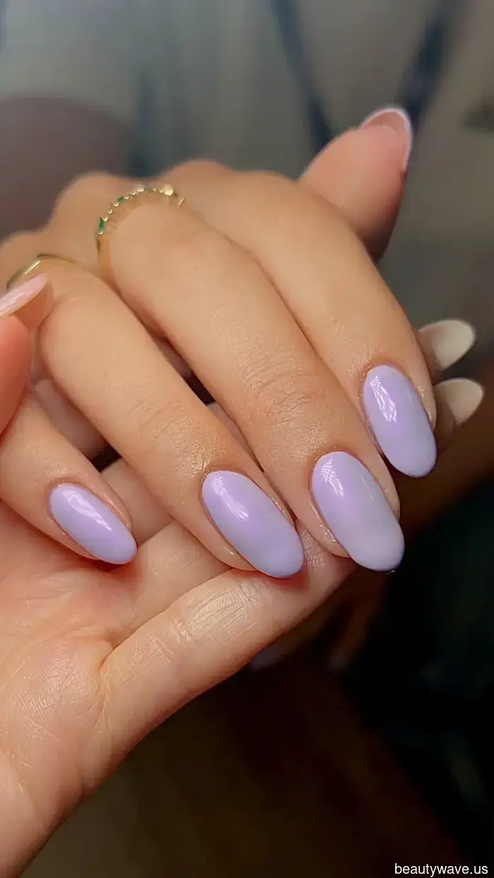Las Uñas Moradas Están de Moda para la Primavera&mdash;Aquí Están las Maneras Más Chic de Llevándolas