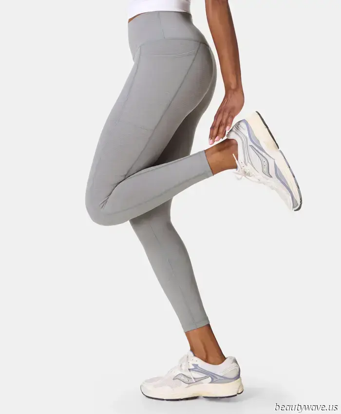 Pon en pausa tus leggings negros: esta nueva tendencia de color será la que verás por todas partes este verano.