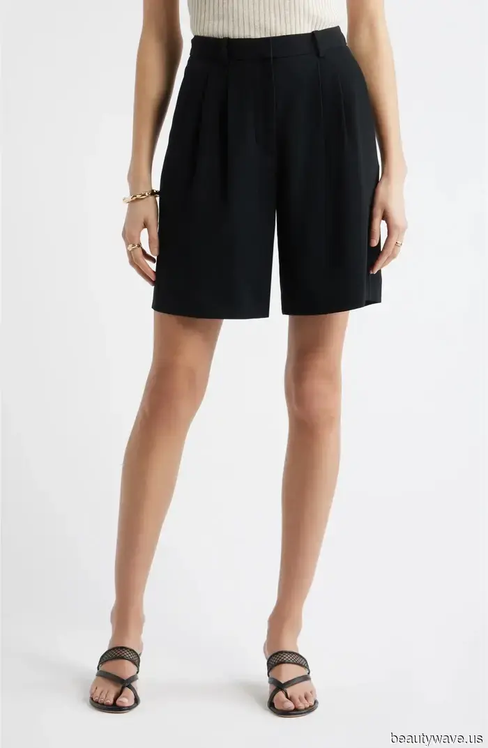 Non è nulla di ciò che ti aspetteresti: questo è il modo approvato da J.Lo per indossare i pantaloni bermuda a Parigi.