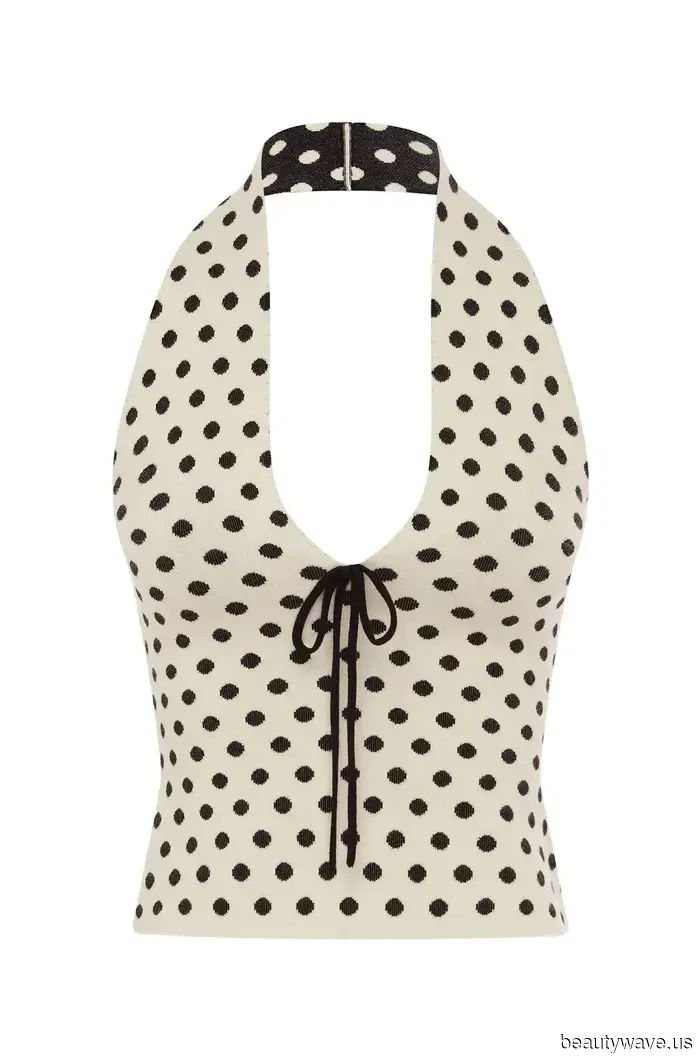 As per It Girls, skinny jeans should be worn only with this trend and these shoes.