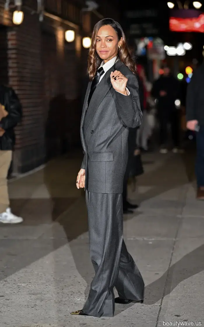 Pensavo che questa tendenza delle scarpe sembrasse "economica" finché i più eleganti tra i vestiti non mi hanno dimostrato il contrario.