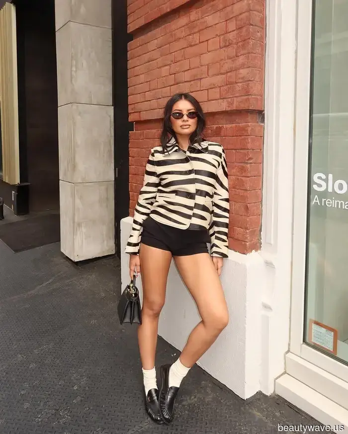 Farewell, Ballet Flats: This Fall, It Girls in London, NYC, and Paris Are Focusing on a New Trend in Flat Shoes Instead.