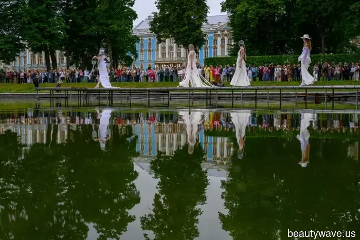«Asociaciones» en Tsarskoye Selo unieron a diseñadores de moda rusos