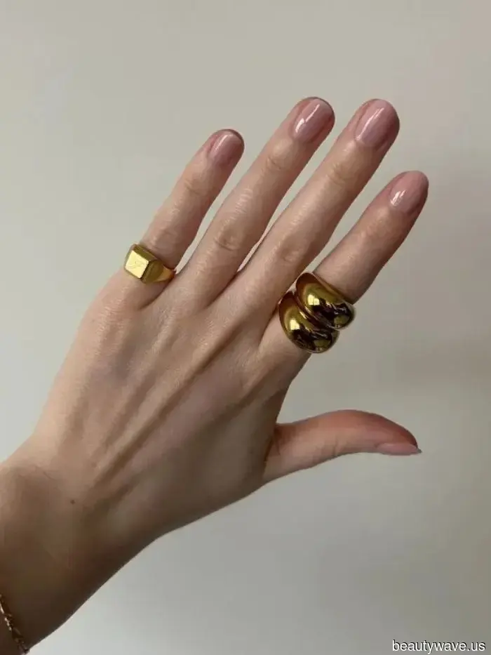 Este producto de &pound;9 es mi secreto para una manicura duradera y de estilo salón en casa.