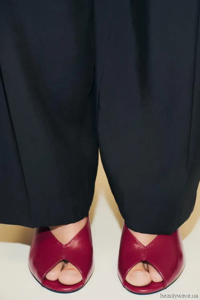 Sí, el blanco y negro es elegante, pero encuentro que la combinación de colores de Victoria Beckham es aún más elevada.