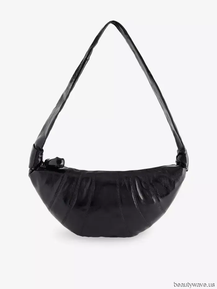 Esta tendencia de denim oscuro está regresando este otoño&mdash;5 maneras en que los vestidores de élite la están usando ahora.