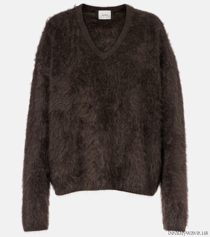 From the resurgence of classic It bags to understated attire, these 7 luxury winter trends are essential to be aware of.