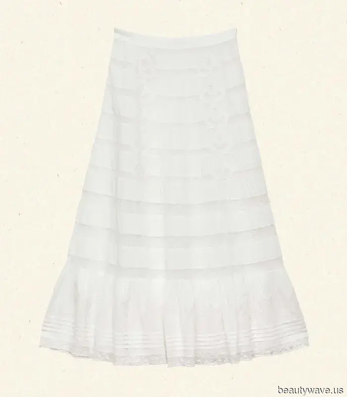 The Stylish 2-Piece Ensemble That Fashion-Forward Individuals Frequently Don in September