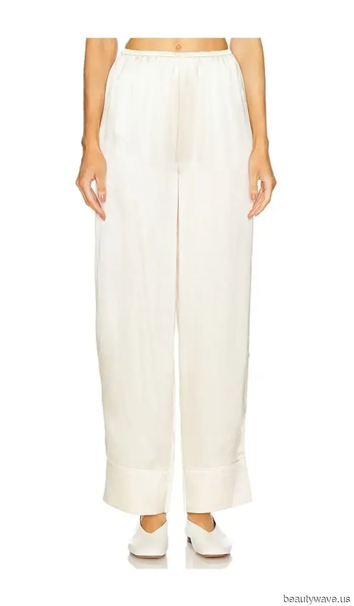 Рианна только что надела "странные" балетки 2025 года с пижамными штанами на улицах Л.А.