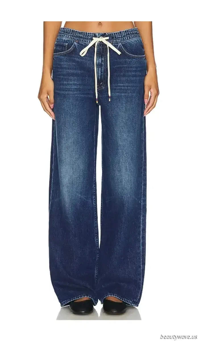 This summer denim trend is completely different from skinny jeans, and I’m noticing it everywhere.