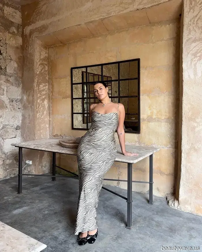 All the most stylish ballet-flat outfits share *this* common element for fall.