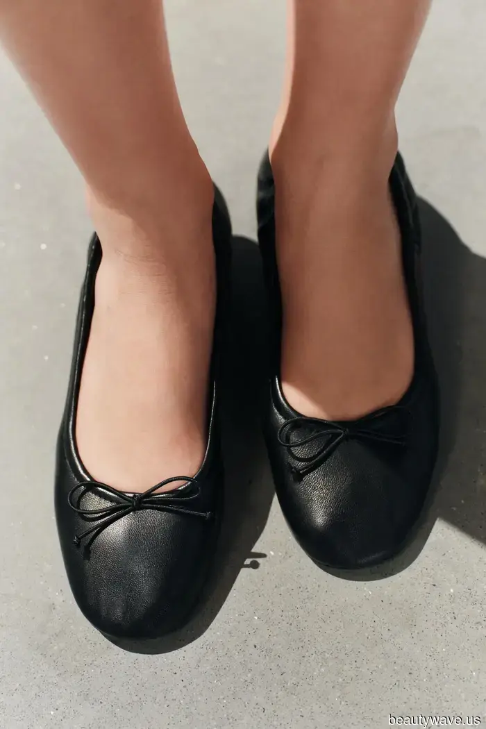 Se vuoi che i tuoi vestiti, pantaloni e pantaloni corti sembrino francesi&mdash;indossa questa tendenza di scarpe approvata da Kate Moss