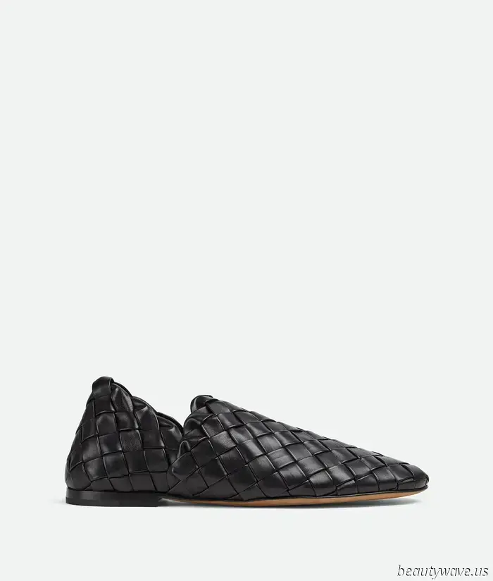 Sophisticated Dressers in Manhattan Are Swapping Suede Flats for This Similarly Luxurious Trend.