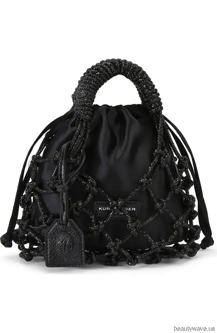 Модные люди сейчас тянутся к маленьким бисерным сумочкам&mdash;31 стильный вариант, который привлек мое внимание