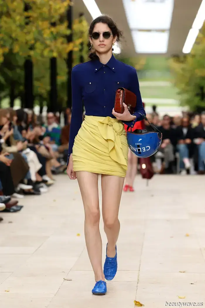 Foulard di raso, colori primari e sartoria morbida — Michael Rider continua a imprimere il suo marchio sul preppy-borghese…