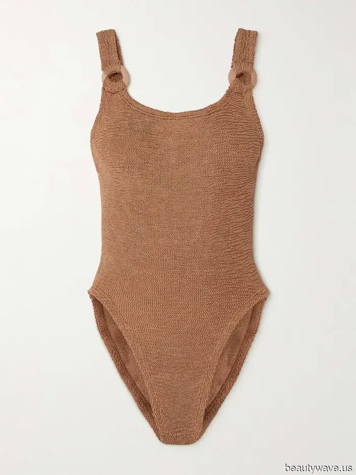 Preguntaste y yo respondí: Las 7 compras de culto que componen la cápsula de vacaciones más chic.