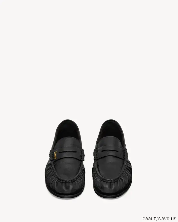 As a Minimalist Fashion Editor, here are six classic outfit formulas that I frequently rely on.