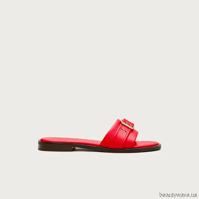 Es ist ein Fakt: Modeleute wählen diesen Sandalenfarbtrend über Schwarz, Weiß und Braun.
