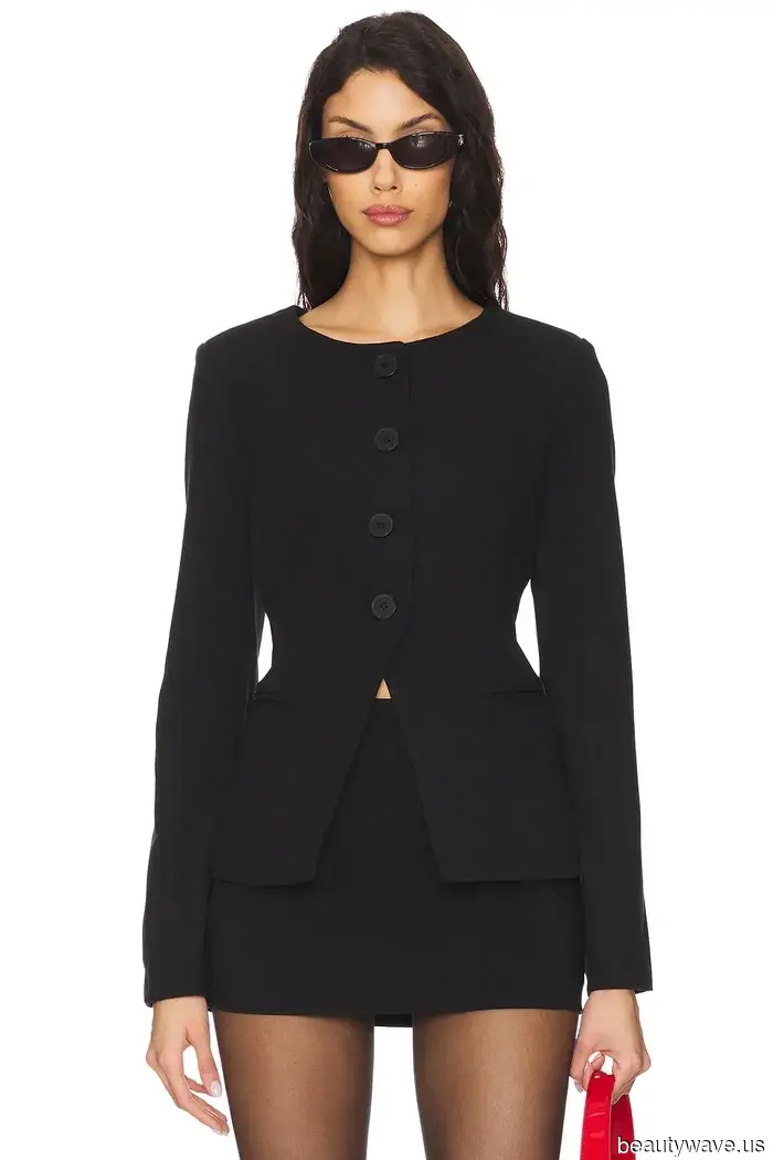 I hold the position of Associate Shopping Director—Here are 9 Trends I'm Donning at the Office This Winter.