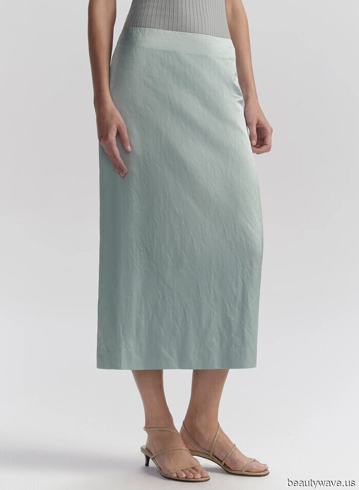 My 63-Year-Old Mom Recognizes What's Trendy Before I Do—34 Items She's Interested In (and Urging Me to Purchase) For…