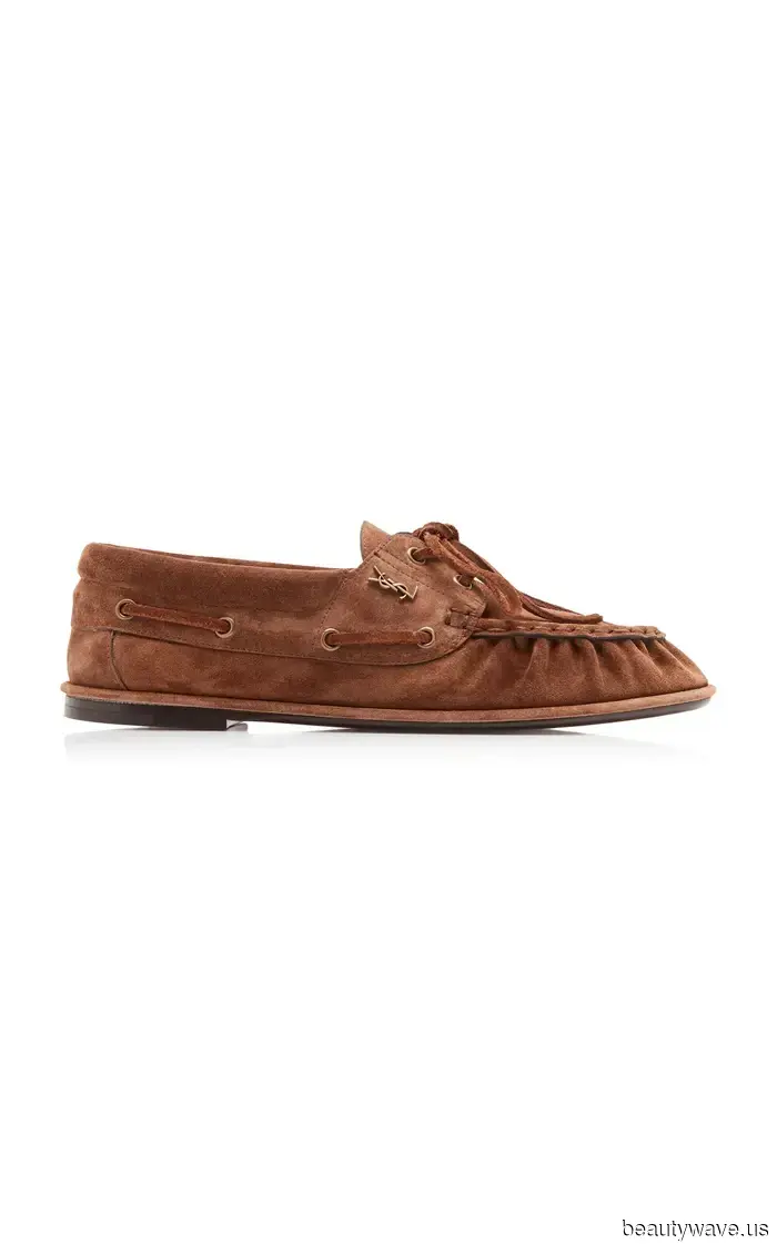Tieni le Sneakers&mdash;Questa è la tendenza delle scarpe basse autunnali da indossare con i pantaloni corti a partire da ora