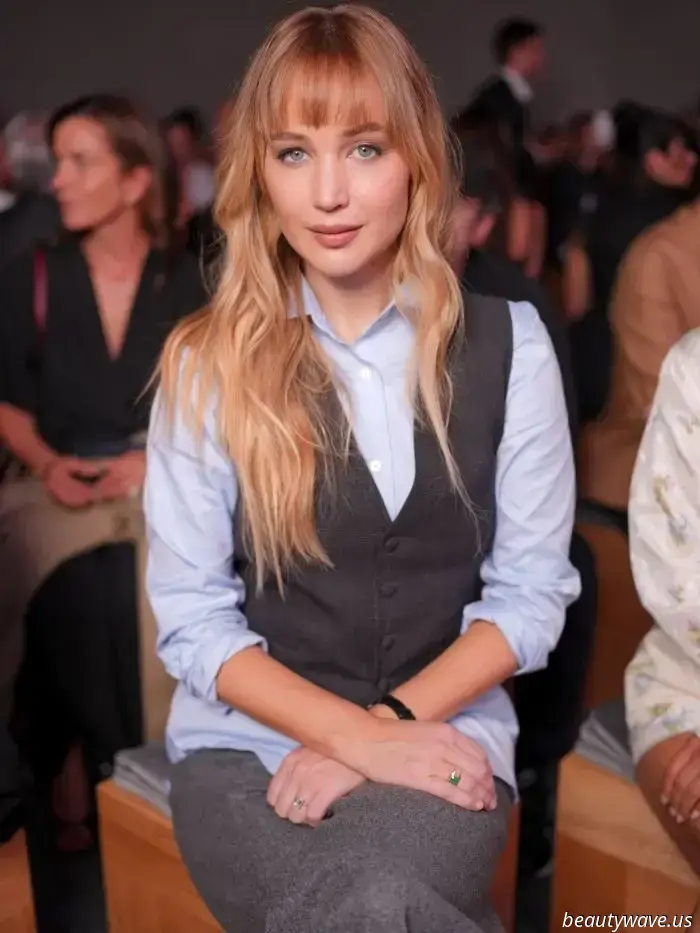 "Toasted Beige" is the hair trend taking New York and Paris by storm—here's how to style it.