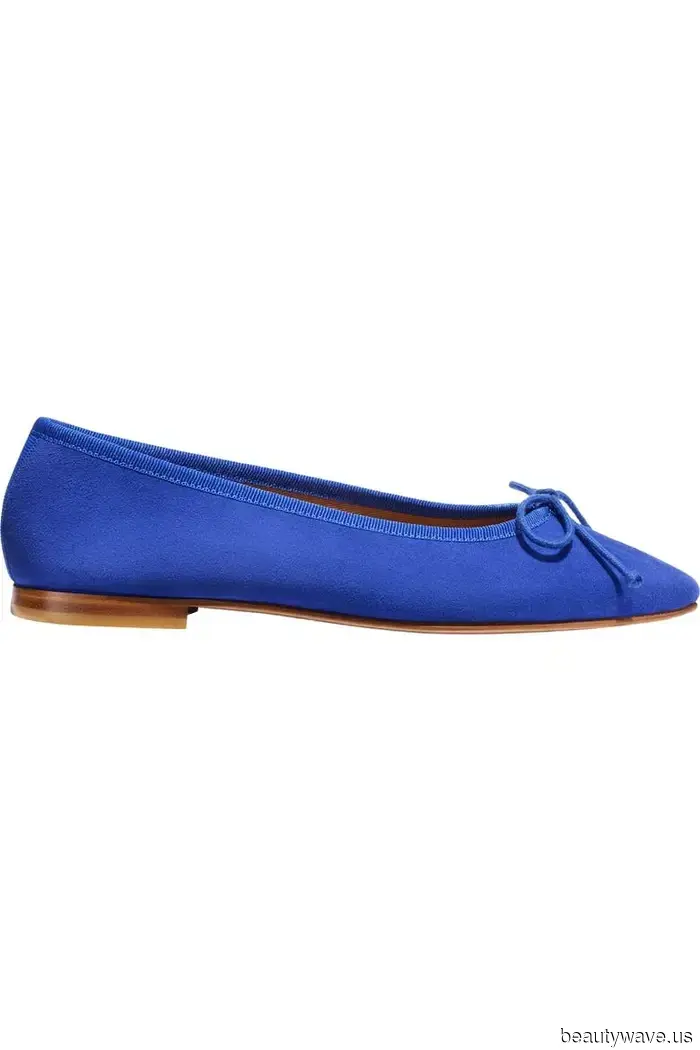 Las personas de moda ocupadas saben que esta tendencia de zapatos planos hace que los atuendos se vean más elegantes cuando ya llegas tarde.