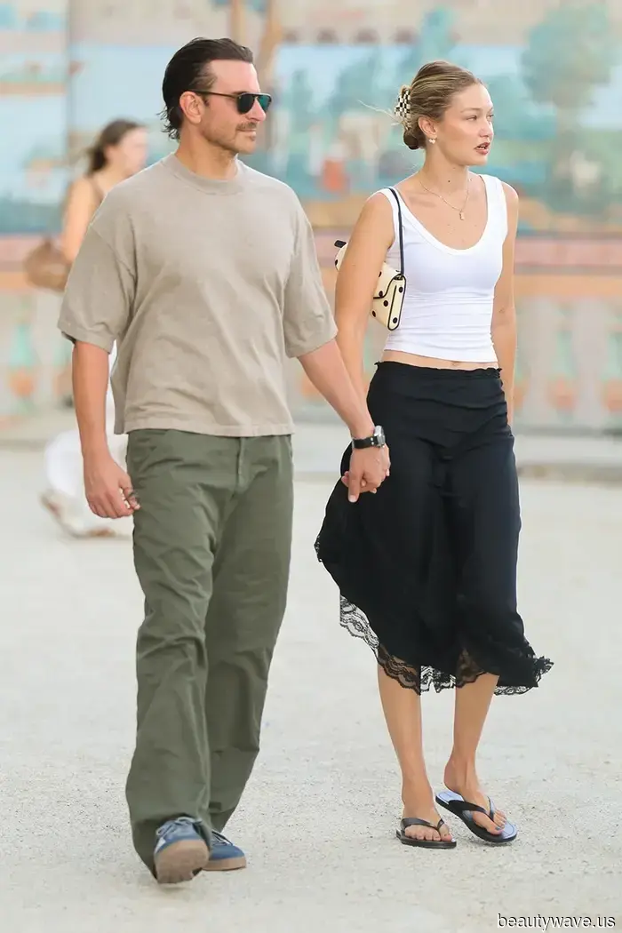 It's a Fact: Women in Paris and Los Angeles are all sporting this understated date-night ensemble.