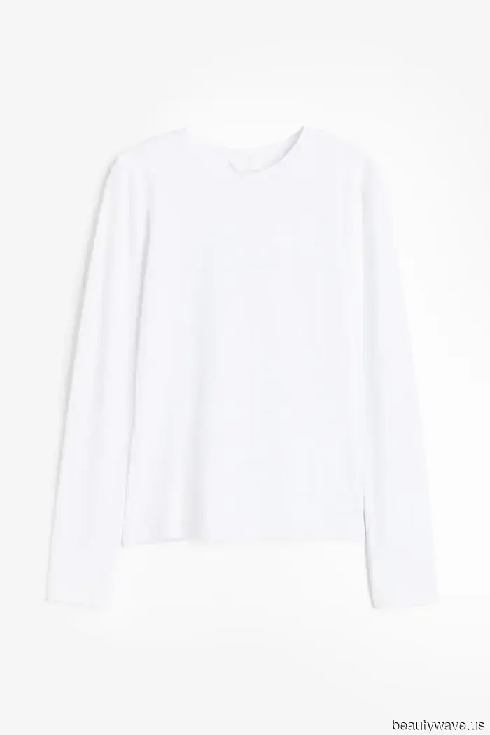 Suddenly, every stylish dresser is replacing their go-to winter trends with these unexpected comeback styles.