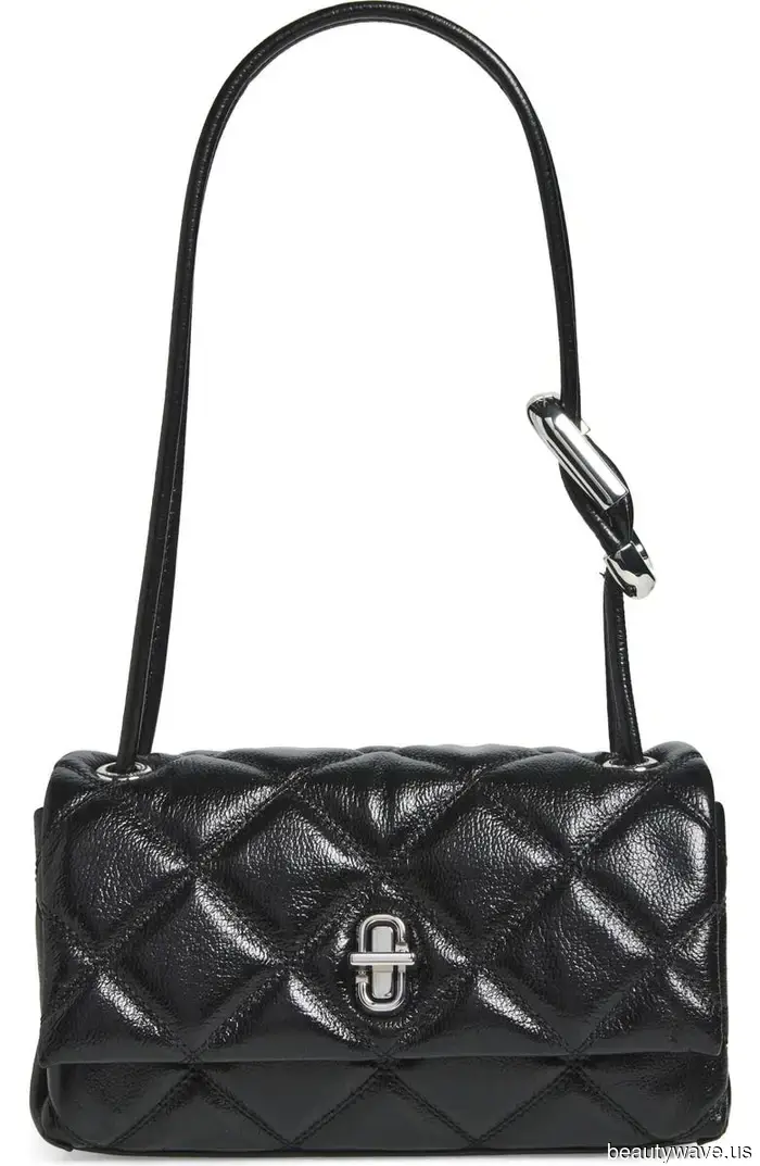 Not Linen Trousers, Not Denim: The Stylish Pant Trend That Fashion Enthusiasts Revert to Each Spring