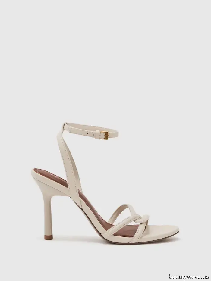 It's Official—These 5 Summer Shoes Are Perfectly Paired With Cropped Jeans.