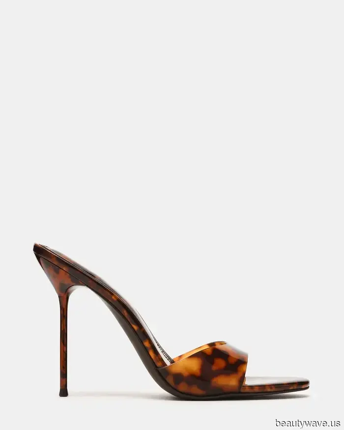 PSA: The Pant-and-Heel Ensemble Trendy Girls Are Sporting with Coach's Latest Must-Have Bag