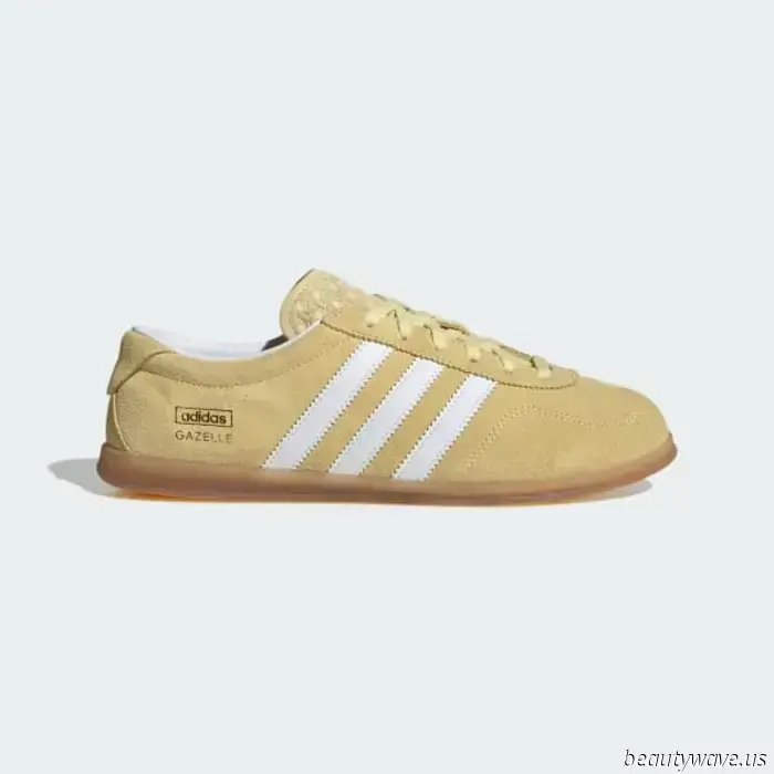 In my opinion, the key to styling this fall's trendiest color combination begins with these sneakers.