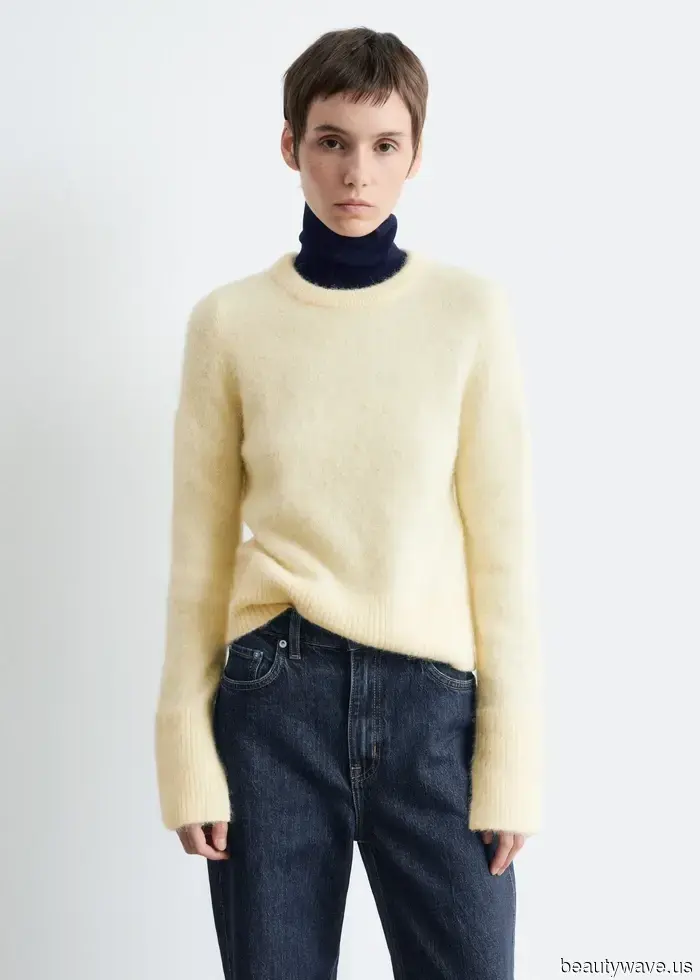 Ovunque guardo, le persone di moda indossano jeans con uno di questi 5 colori di maglieria.