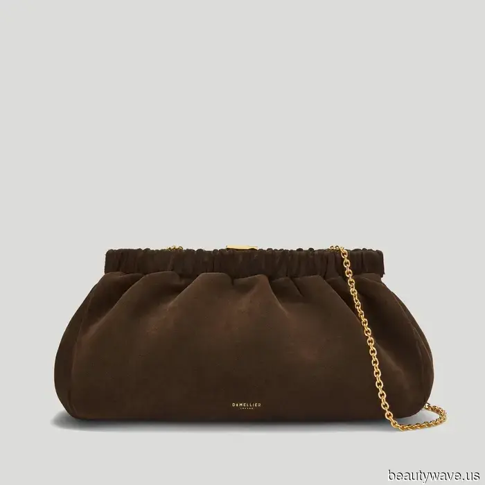 6 Chic, Effortless Items to Discover in a French Woman's 2026 Capsule Wardrobe