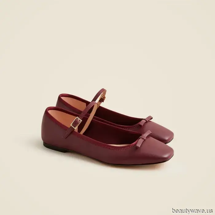 Indeed, ballet flats pair well with skirts, but they look even better in this Parisian-endorsed combination.