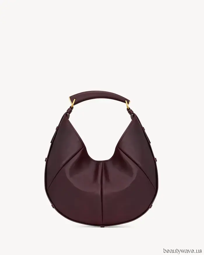 Ovunque guardo, donne parigine eleganti portano questa borsa alla moda che rivaleggia con gli stili dei designer.